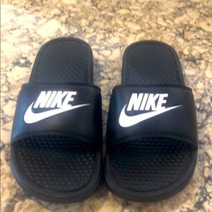 Slides US size 8